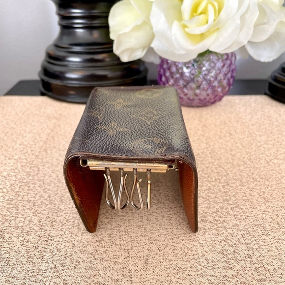 Authentic Louis Vuitton Monogram 4 Key Wallet Card Holder - Picture 14 of 16